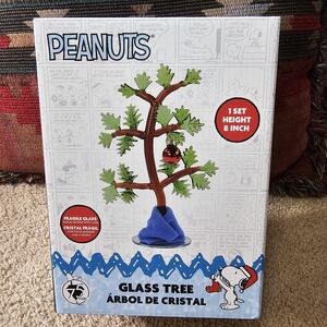 Brand New. Peanuts glass tabletop holiday tree. Snoopy. By Ruz.